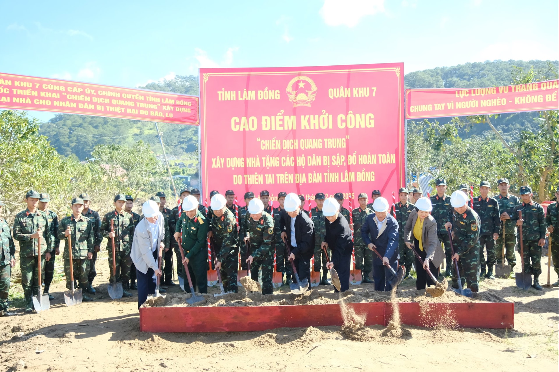 Phó Thủ tướng Bùi Thanh Sơn: Lâm Đồng sớm hoàn thành chiến dịch hỗ trợ nhà ở cho bà con- Ảnh 3.