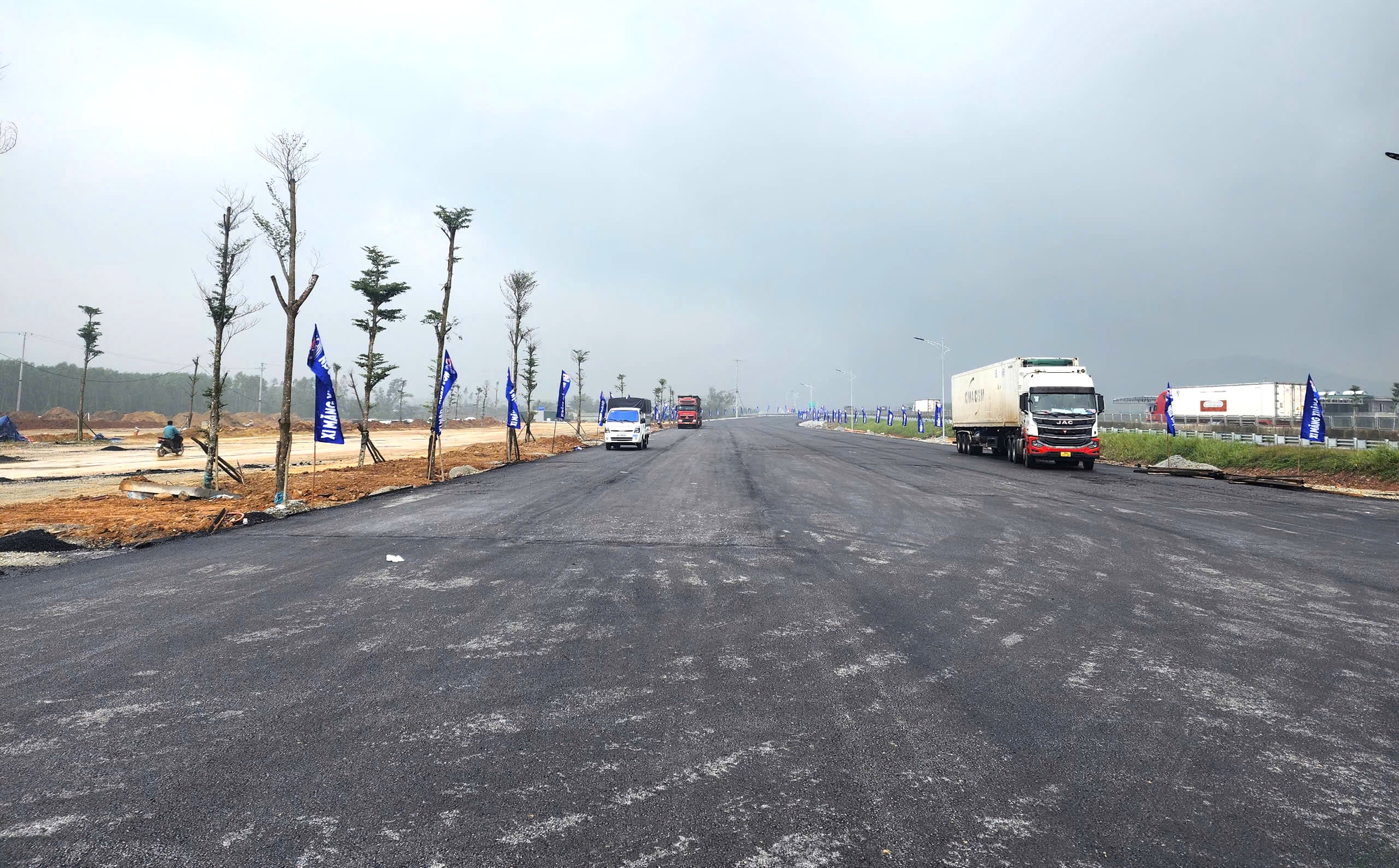 Đưa vào khai thác trạm dừng nghỉ đầu tiên trên tuyến cao tốc Bắc - Nam qua Hà Tĩnh- Ảnh 2. Đưa vào khai thác trạm dừng nghỉ đầu tiên trên tuyến cao tốc Bắc - Nam qua Hà Tĩnh- Ảnh 2.