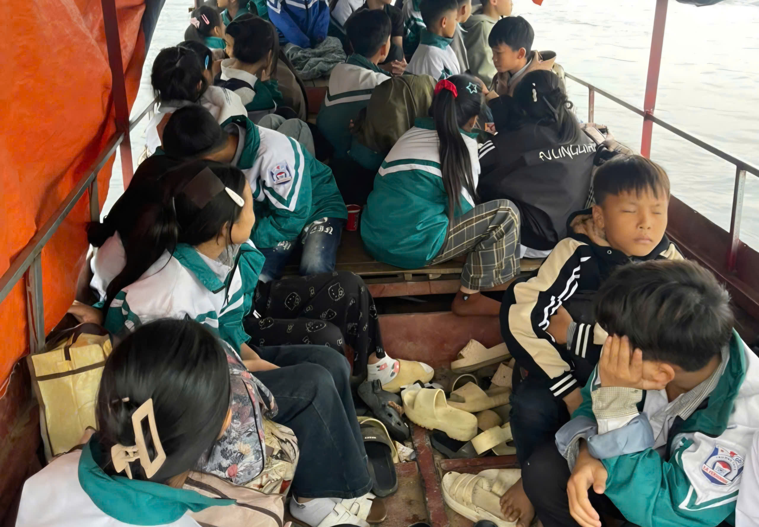 Nhiều vi phạm an toàn giao thông đường thủy tại Lào Cai - Tuyên Quang bị xử lý- Ảnh 2.