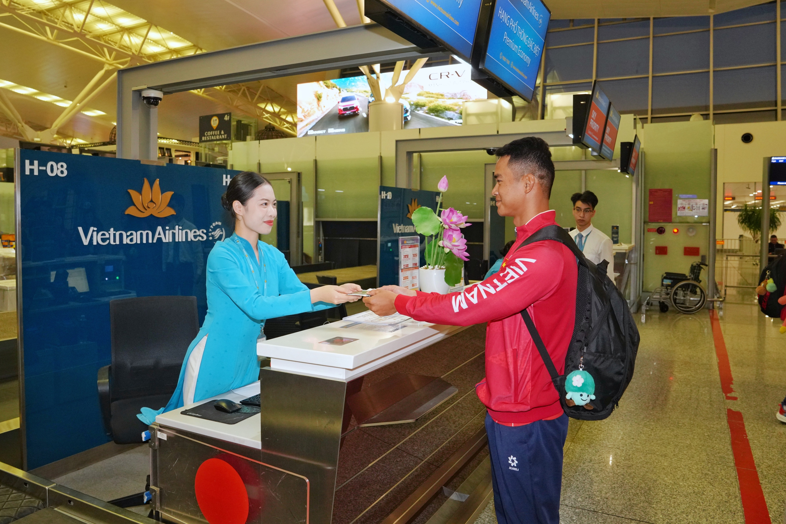 Vietnam Airlines đồng hành cùng thể thao Việt Nam tại SEA Games 33 và ASEAN Para Games 13- Ảnh 2. Vietnam Airlines đồng hành cùng thể thao Việt Nam tại SEA Games 33 và ASEAN Para Games 13- Ảnh 2.
