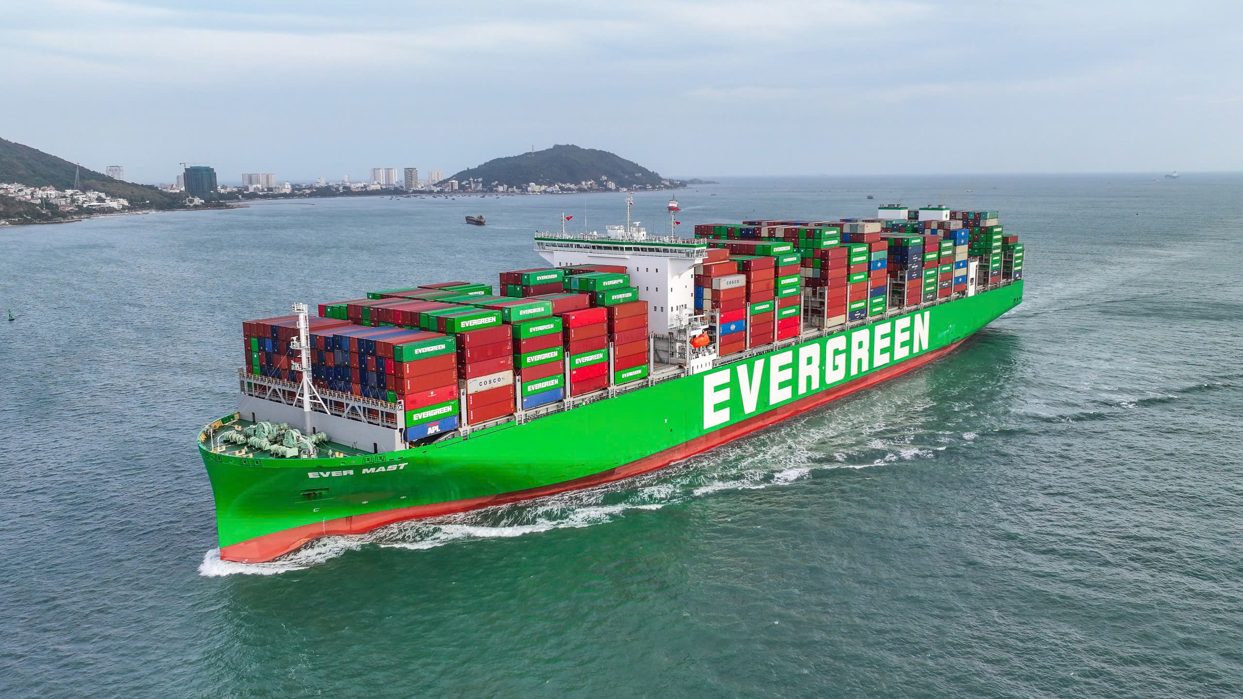 Hoàn thành nâng cấp luồng Cái Mép, sẵn sàng đón tàu lớn- Ảnh 1. Hoàn thành nâng cấp luồng Cái Mép, sẵn sàng đón tàu lớn- Ảnh 1.