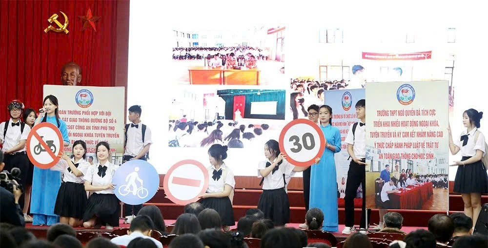 Phú Thọ: Nâng cao nhận thức và hình thành văn hóa giao thông cho học sinh THPT- Ảnh 5. Phú Thọ: Nâng cao nhận thức và hình thành văn hóa giao thông cho học sinh THPT- Ảnh 5.