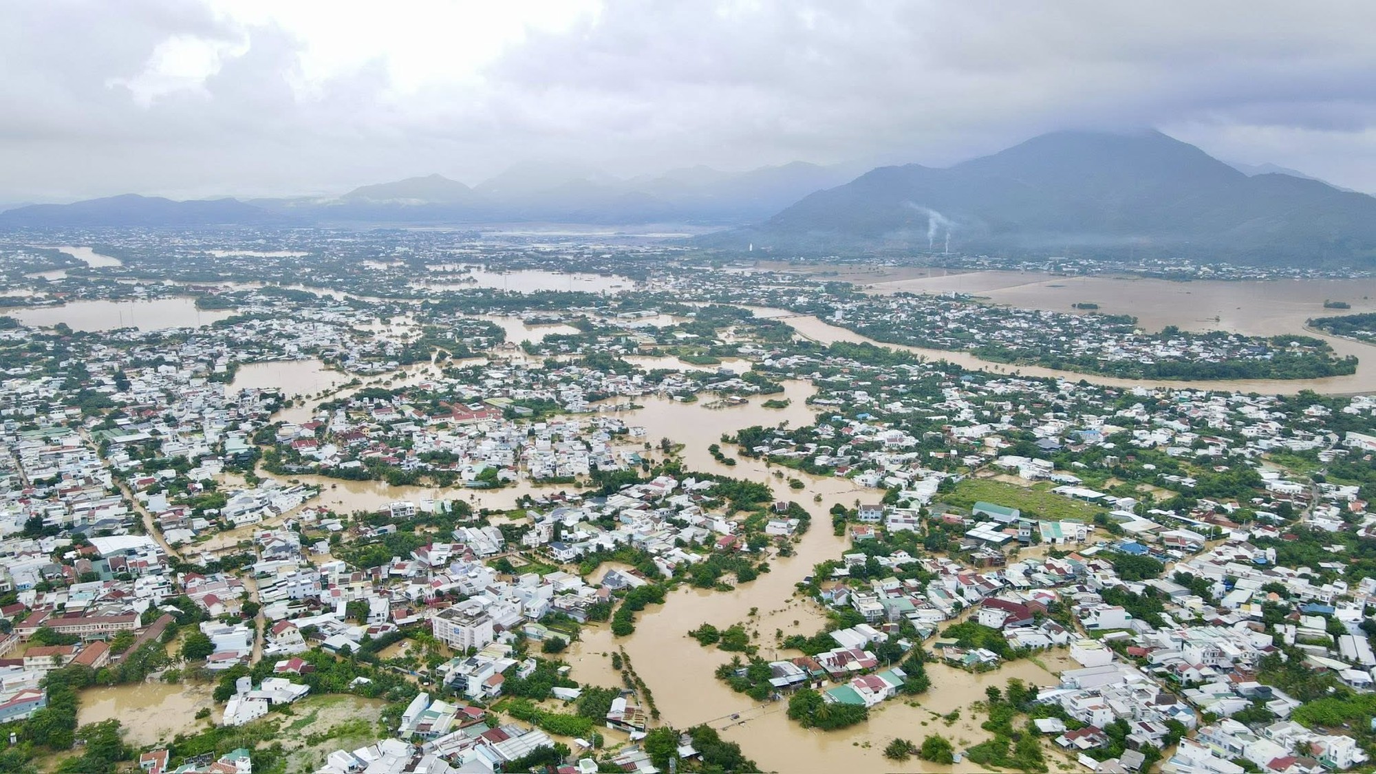 Triển khai “Chiến dịch Quang Trung”: Bộ Xây dựng công bố thiết kế các mẫu nhà chống bão lũ- Ảnh 1.