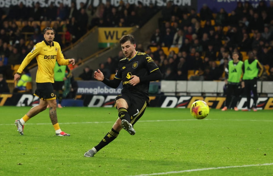 Durch den Sieg gegen die Wolves kletterte Manchester United auf den 6. Platz in der Premier League - Foto 1. Đánh bại Wolves, MU vươn lên vị trí thứ 6 Ngoại hạng Anh- Ảnh 1.