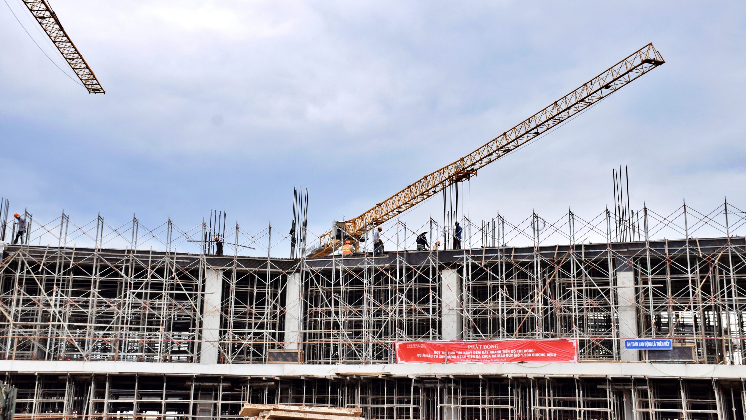 Kiểm tra, đôn đốc tiến độ thi công Bệnh viện Đa khoa 1.200 giường ở Cà Mau- Ảnh 2. Kiểm tra, đôn đốc tiến độ thi công Bệnh viện Đa khoa 1.200 giường ở Cà Mau- Ảnh 2.