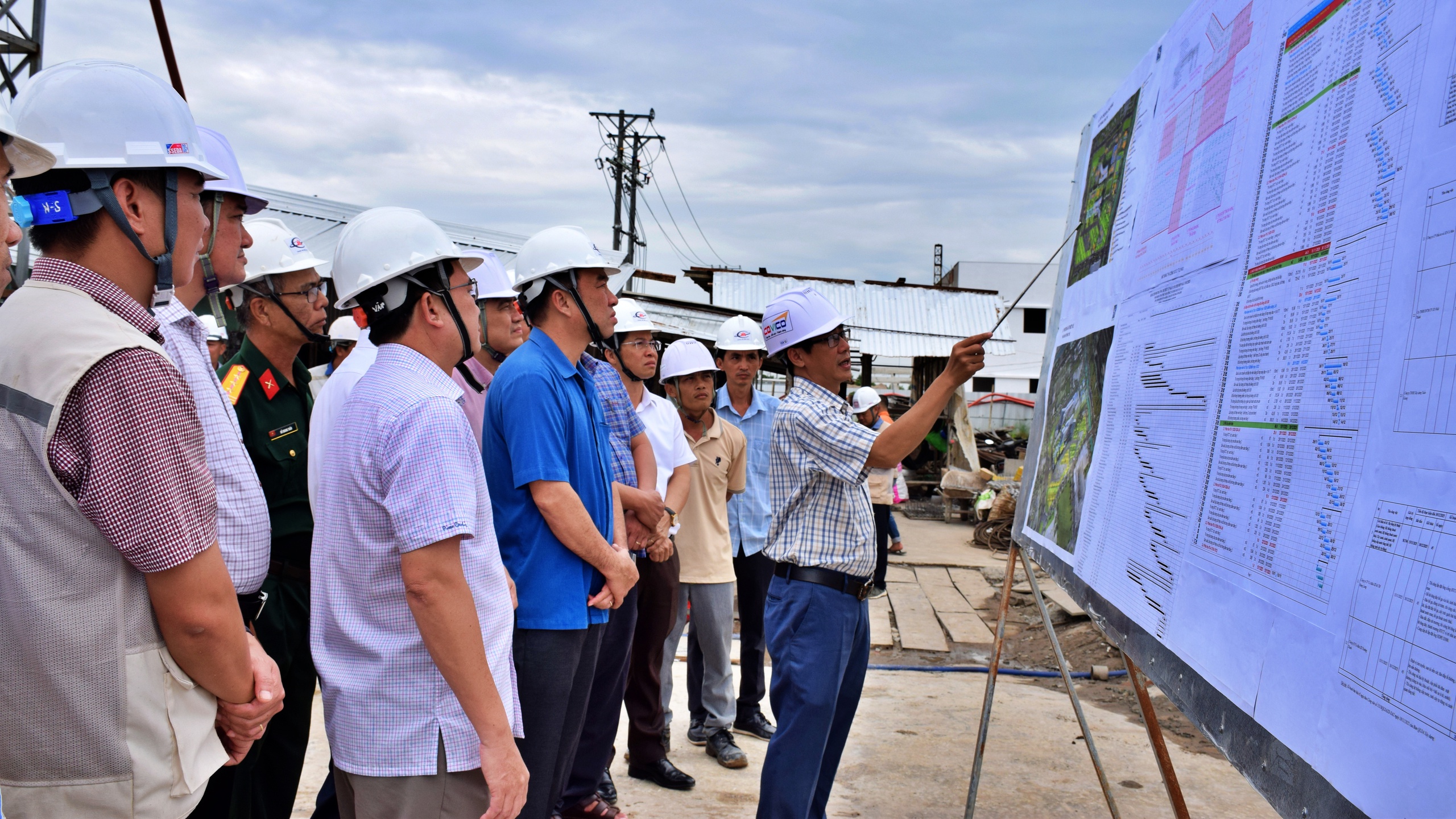 Kiểm tra, đôn đốc tiến độ thi công Bệnh viện Đa khoa 1.200 giường ở Cà Mau- Ảnh 1. Kiểm tra, đôn đốc tiến độ thi công Bệnh viện Đa khoa 1.200 giường ở Cà Mau- Ảnh 1.