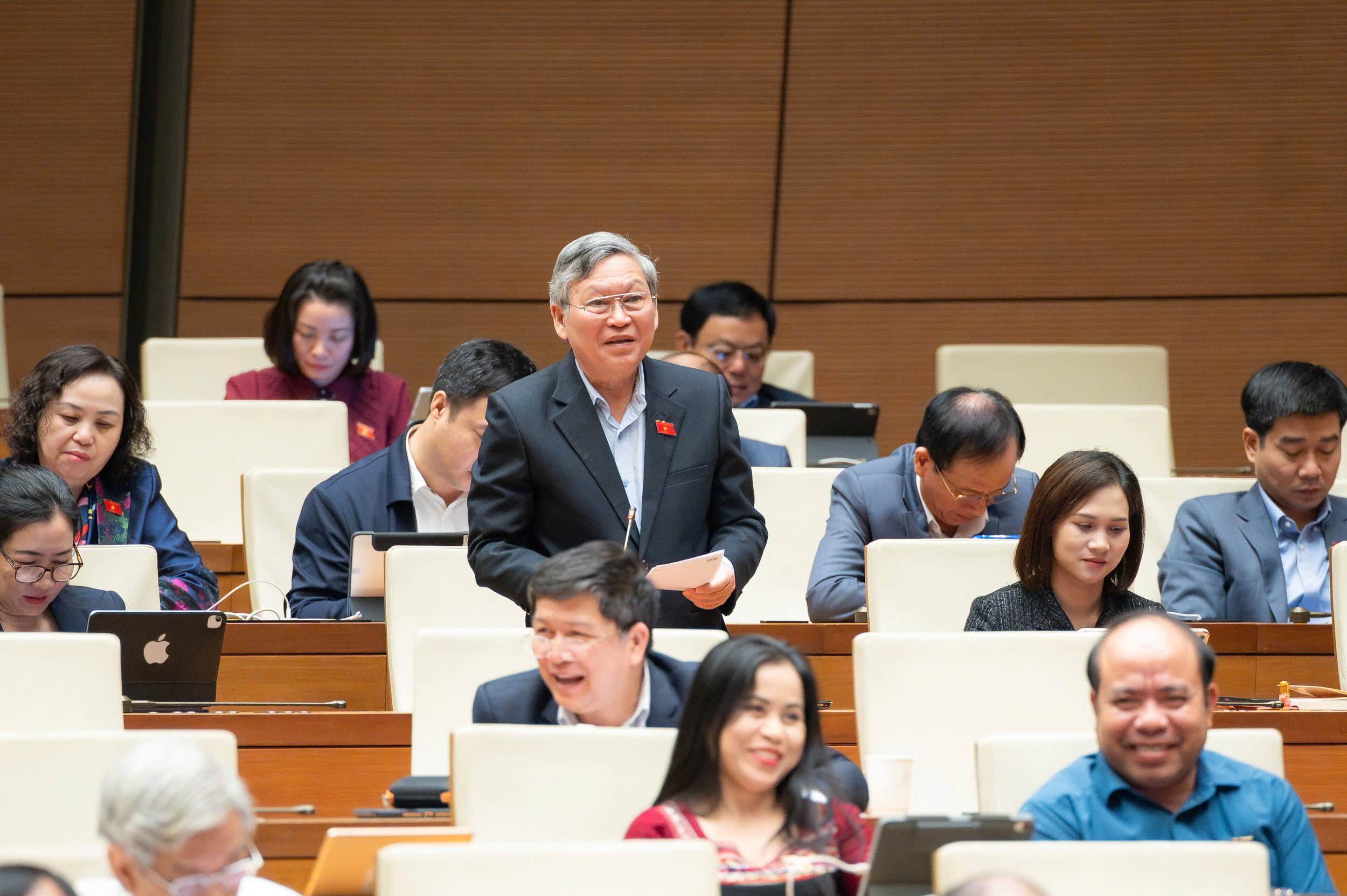 Đại biểu Quốc hội: Phòng, chống tham nhũng không cản trở mà thúc đẩy xã hội phát triển- Ảnh 3. Đại biểu Quốc hội: Phòng, chống tham nhũng không cản trở mà thúc đẩy xã hội phát triển- Ảnh 3.