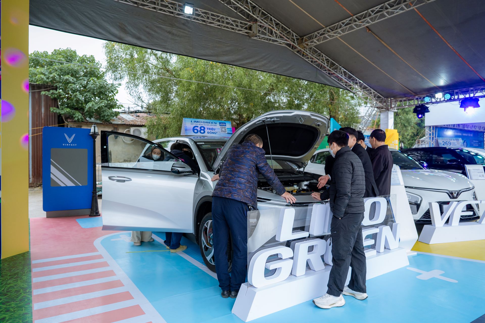 Nhiều khách hàng Thủ đô quyết đổi sang xe điện- Ảnh 3. Nhiều khách hàng Thủ đô quyết đổi sang xe điện- Ảnh 3.