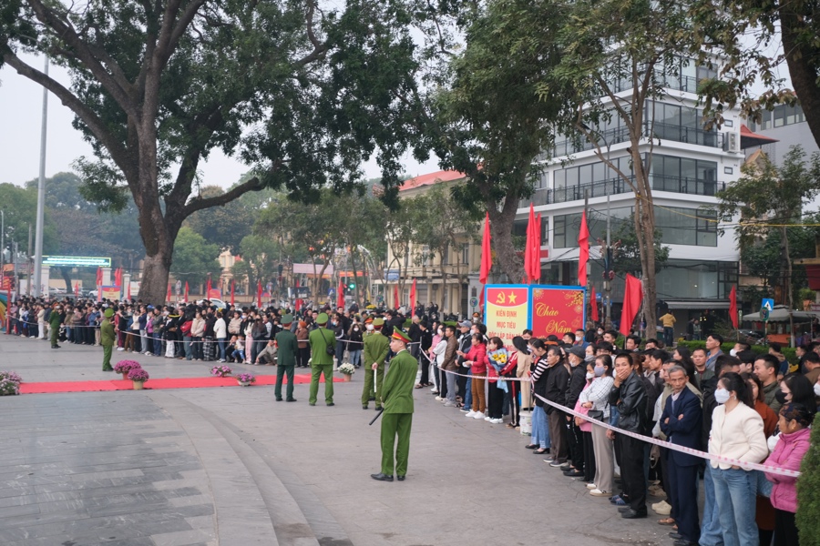 Hàng vạn thanh niên cả nước lên đường nhập ngũ- Ảnh 9.