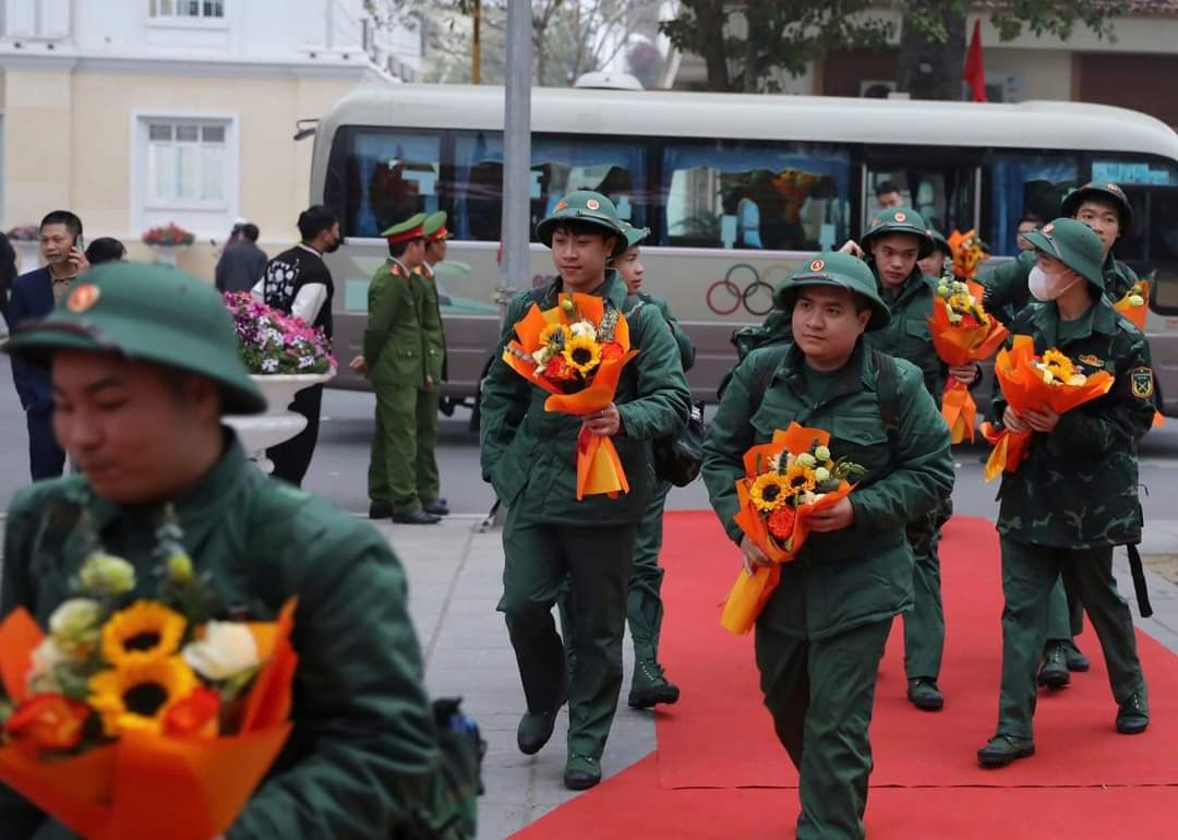 Hàng vạn thanh niên cả nước lên đường nhập ngũ- Ảnh 14.