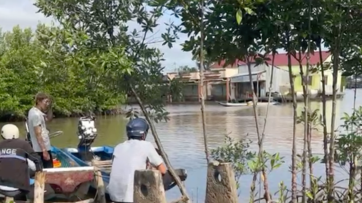 Cà Mau: Va chạm vỏ lãi trên sông, cháu bé 3 tuổi mất tích- Ảnh 1.