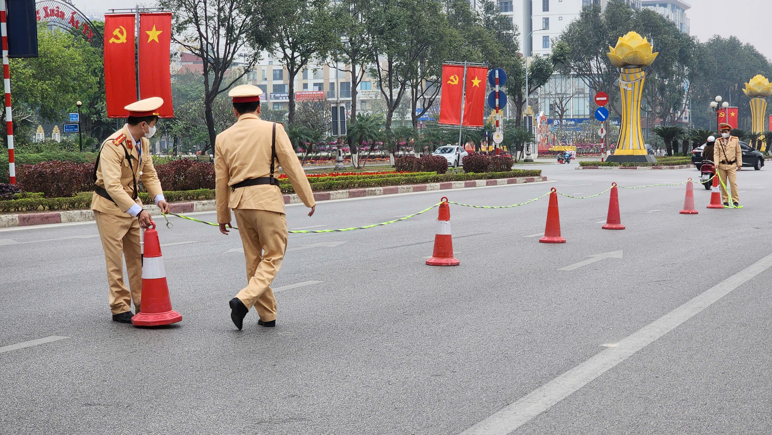 Bắc Ninh: Kiểm tra hàng trăm tài xế, CSGT không phát hiện "ma men"- Ảnh 2.