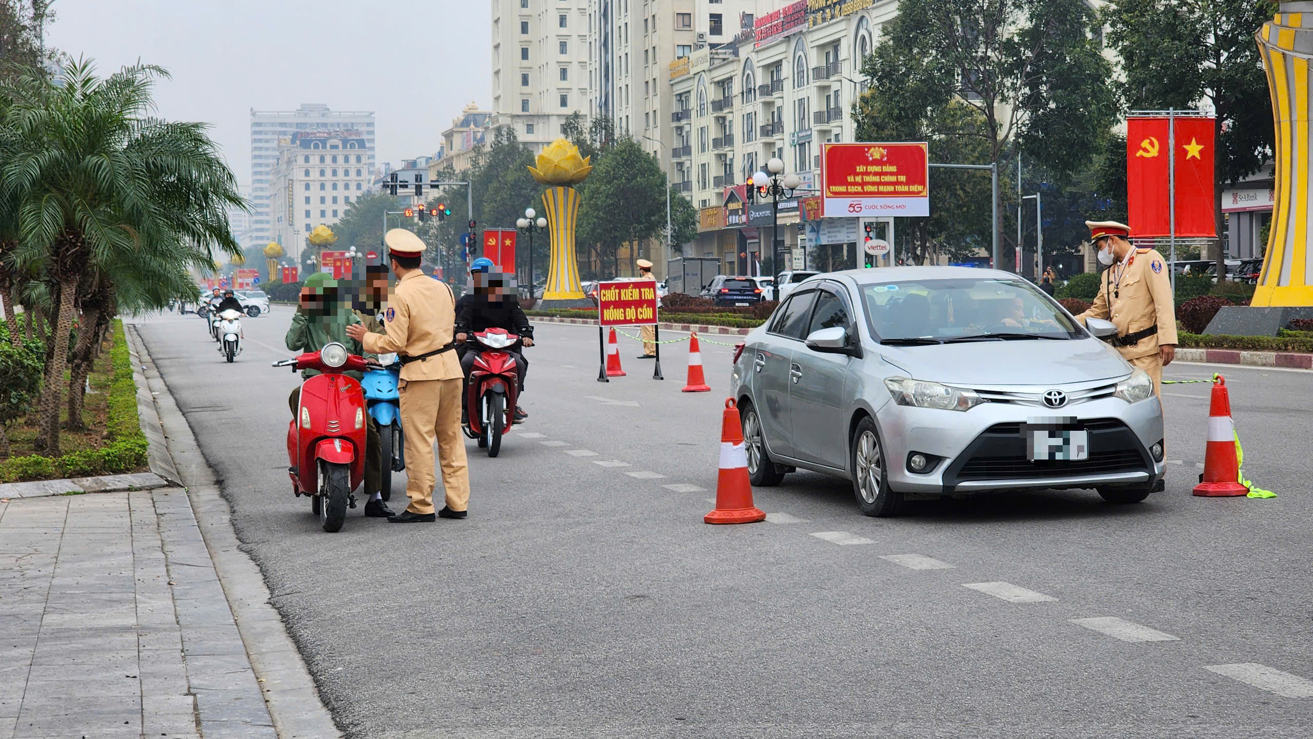 Bắc Ninh: Kiểm tra hàng trăm tài xế, CSGT không phát hiện "ma men"- Ảnh 4.