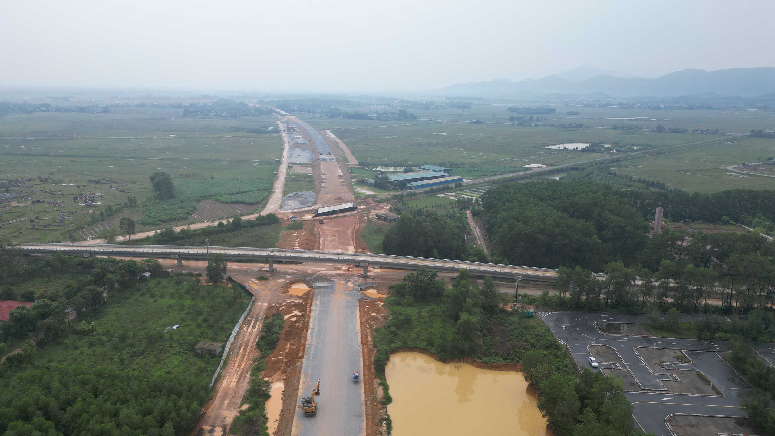 Sẵn sàng thông tuyến cao tốc qua Hà Tĩnh dịp 30/4- Ảnh 4.