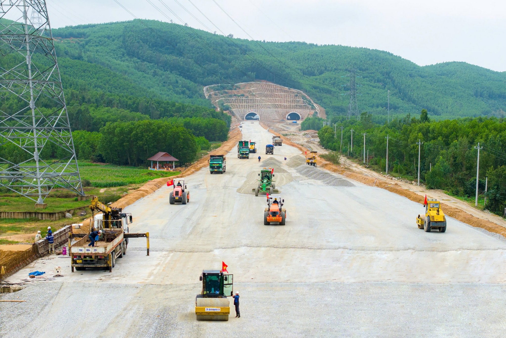 Cao tốc Quảng Ngãi - Hoài Nhơn ra sao sau chuyến thị sát của Thủ tướng?- Ảnh 9.