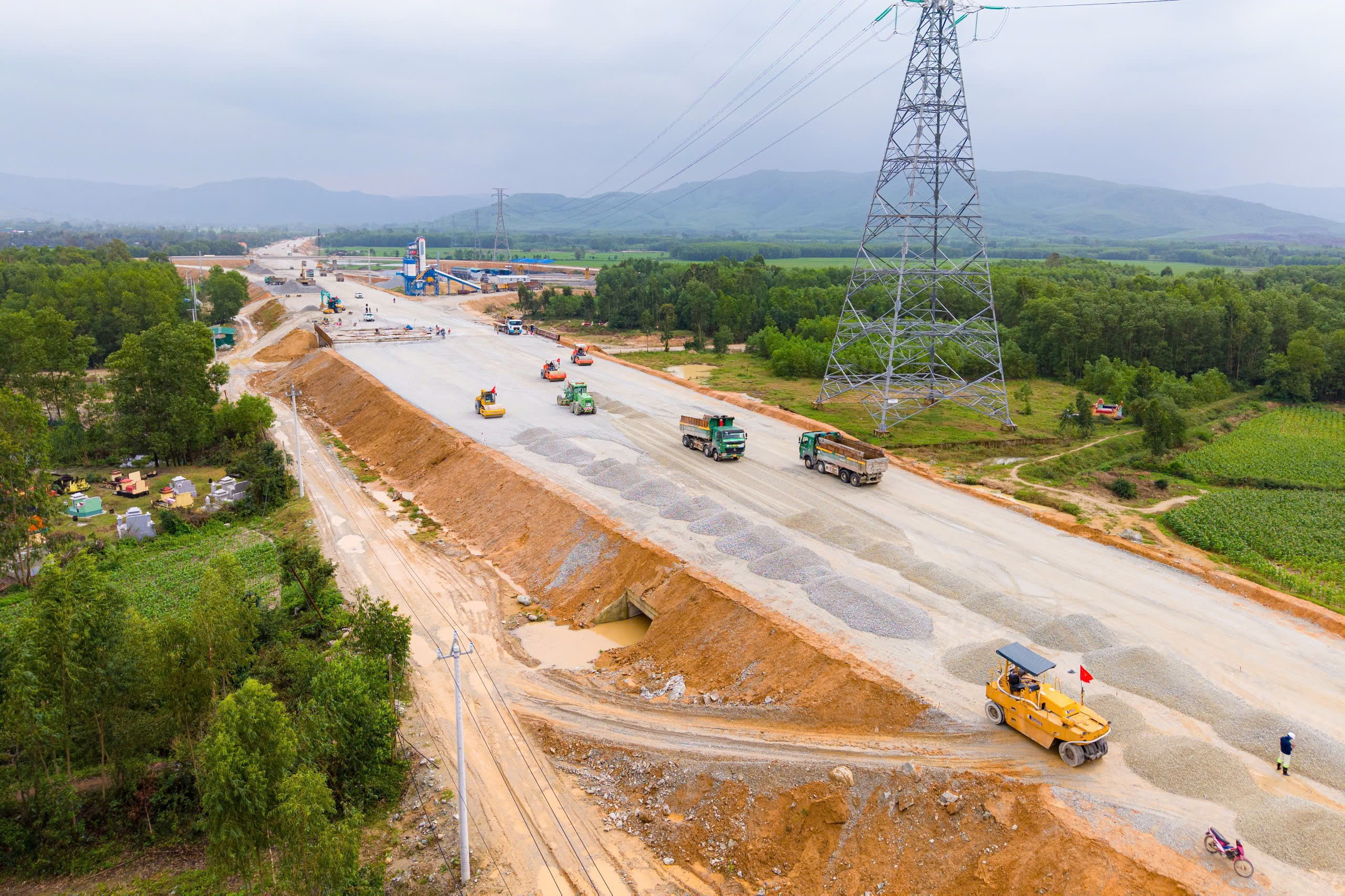 Cao tốc Quảng Ngãi - Hoài Nhơn ra sao sau chuyến thị sát của Thủ tướng?- Ảnh 3.