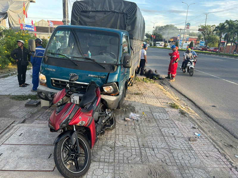 Hiện trường vụ tai nạn khiến hai người thương vong.