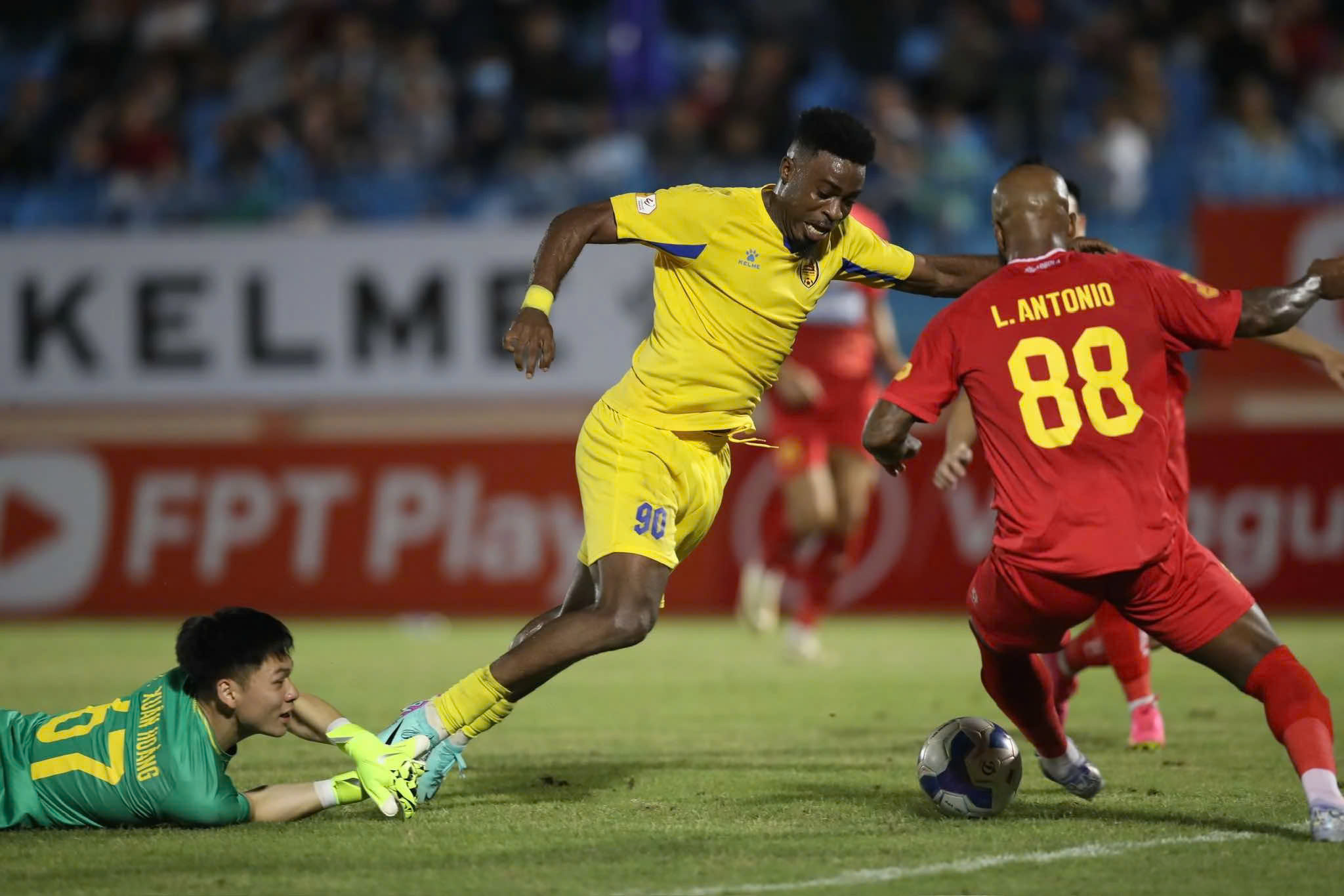 Lộ điểm yếu chí mạng, Thanh Hóa khó đua vô địch V-League- Ảnh 1.