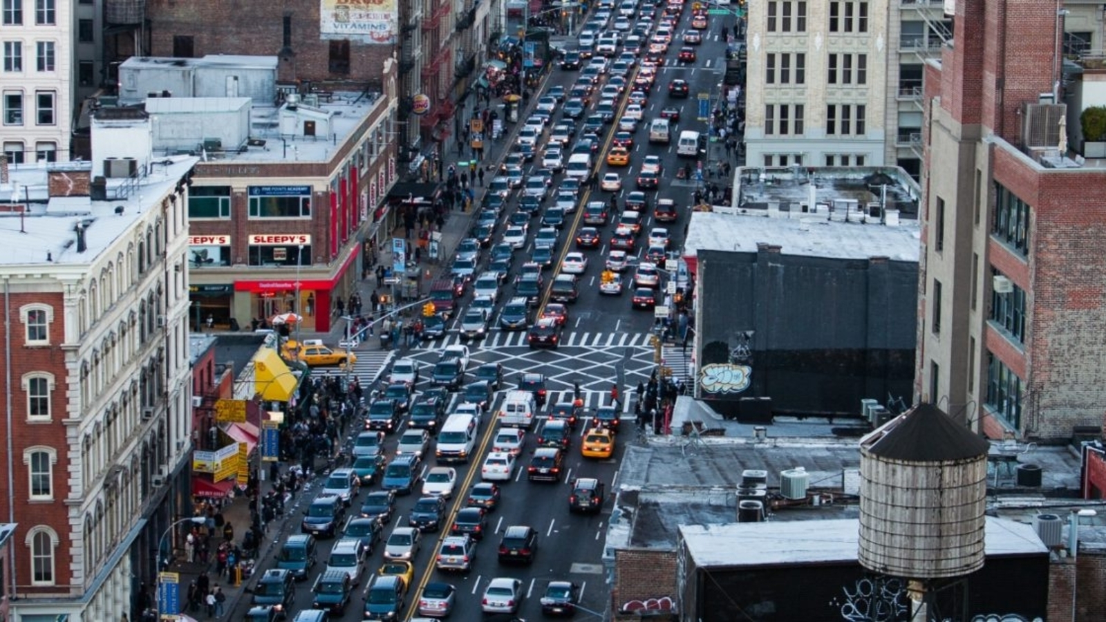 Chính quyền Mỹ có động thái "khai tử" kế hoạch thu phí tắc đường tại New York- Ảnh 1.