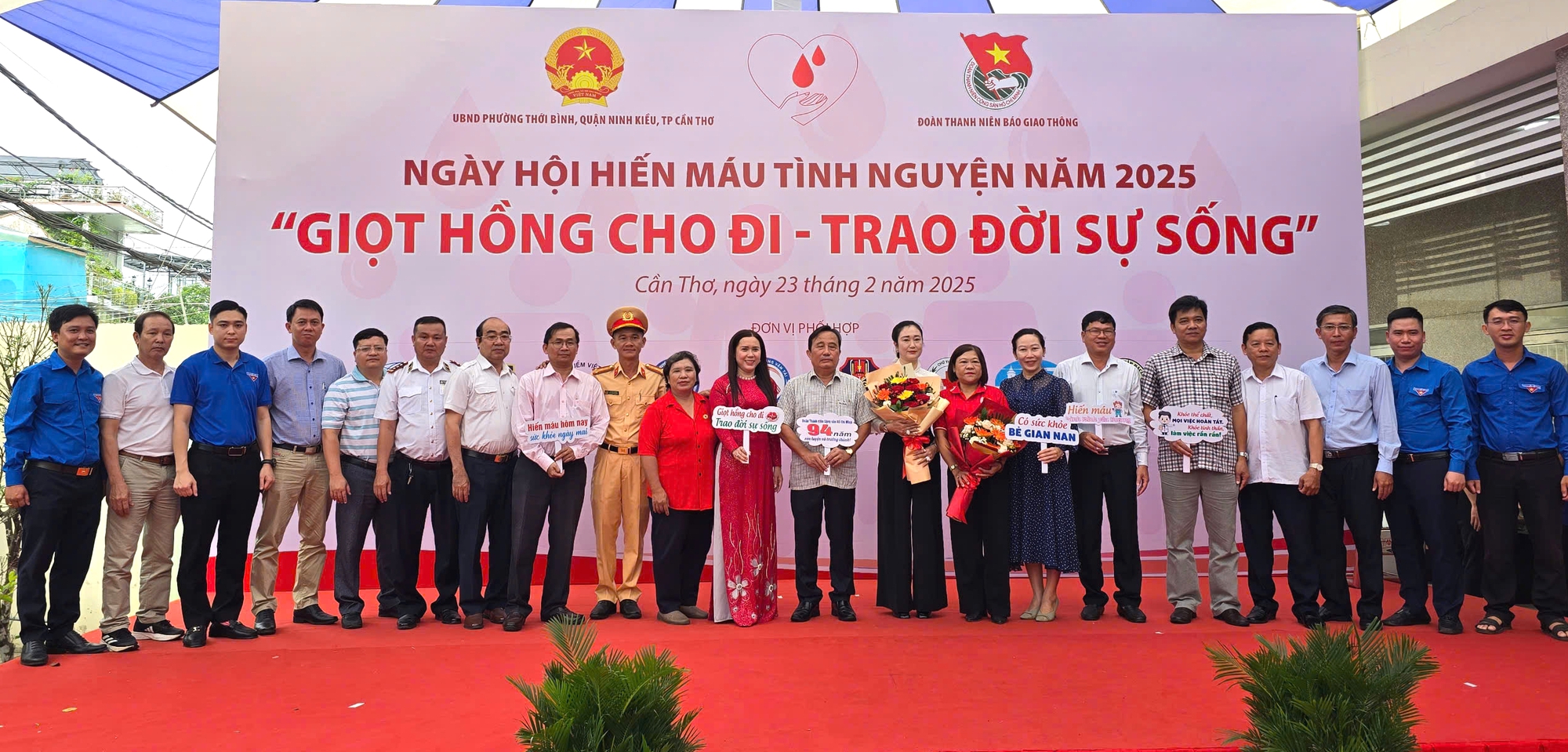 Báo Giao thông phối hợp tổ chức Ngày hội hiến máu tình nguyện 2025 tại Cần Thơ- Ảnh 12.