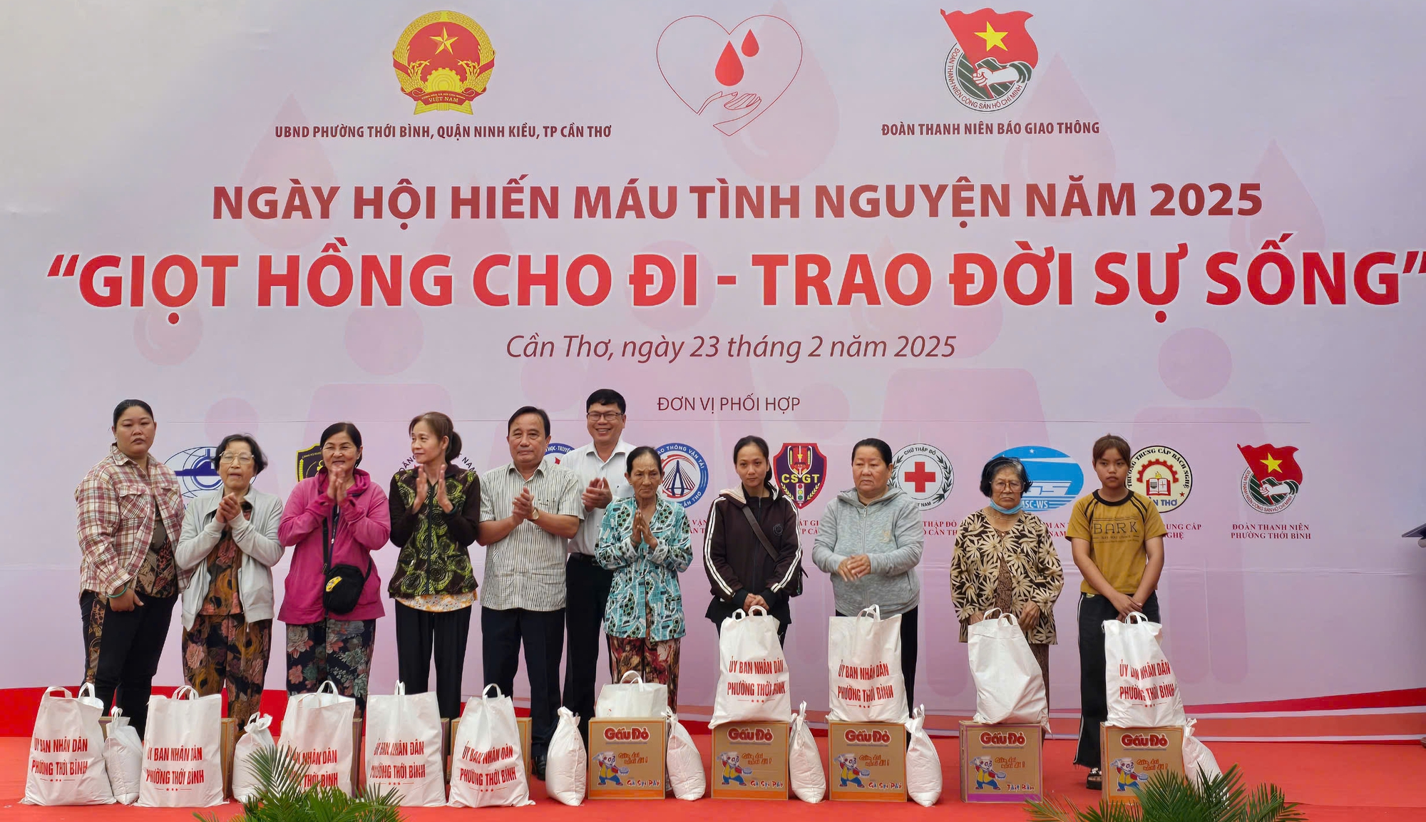 Báo Giao thông phối hợp tổ chức Ngày hội hiến máu tình nguyện 2025 tại Cần Thơ- Ảnh 11.