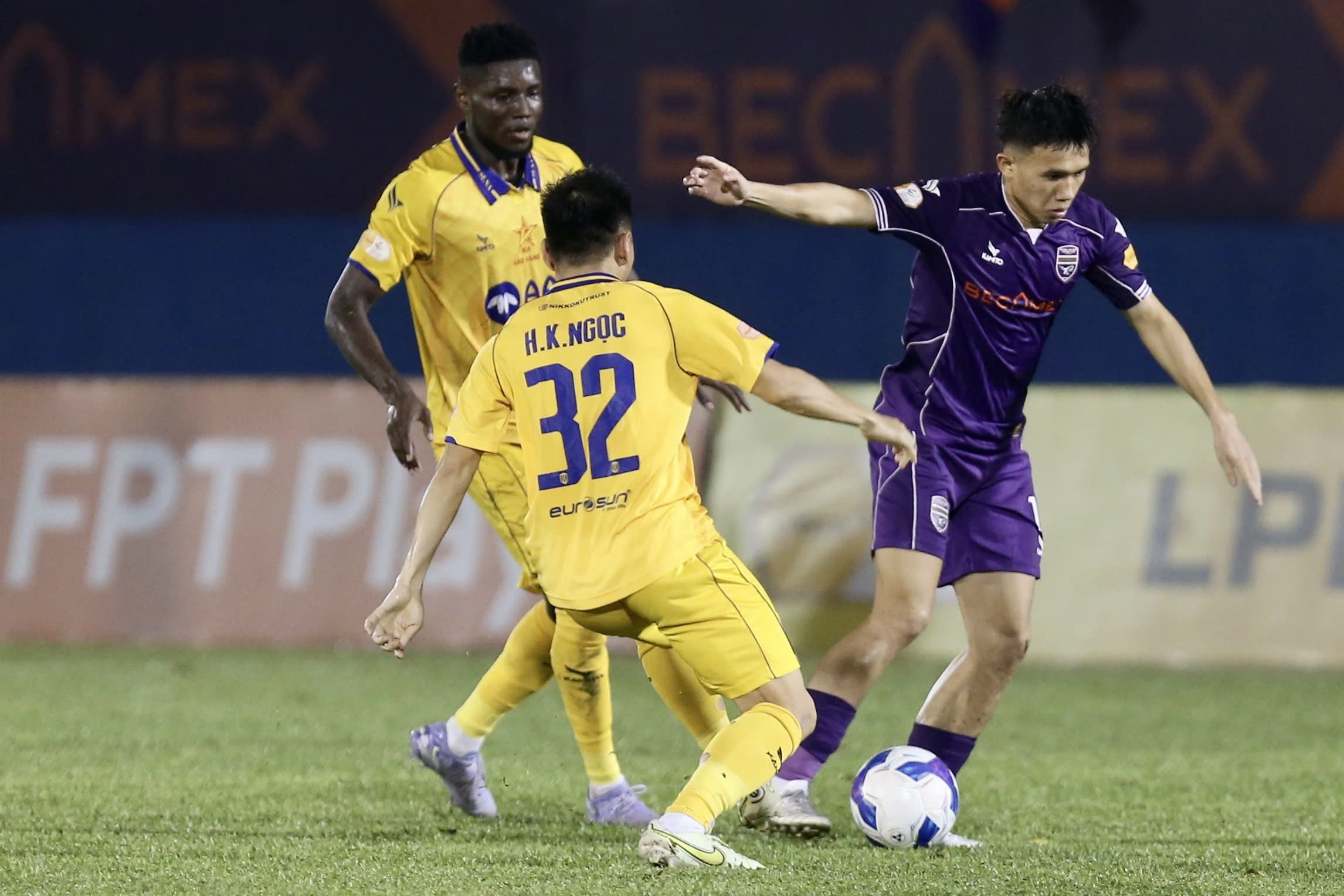 Góp công 7 bàn ở V-League, ngôi sao mới toanh này sẽ có suất ở đội tuyển Việt Nam?- Ảnh 1.