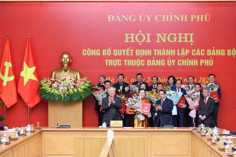 Thủ tướng trao quyết định thành lập 15 đảng bộ trực thuộc Đảng ủy Chính phủ- Ảnh 5.