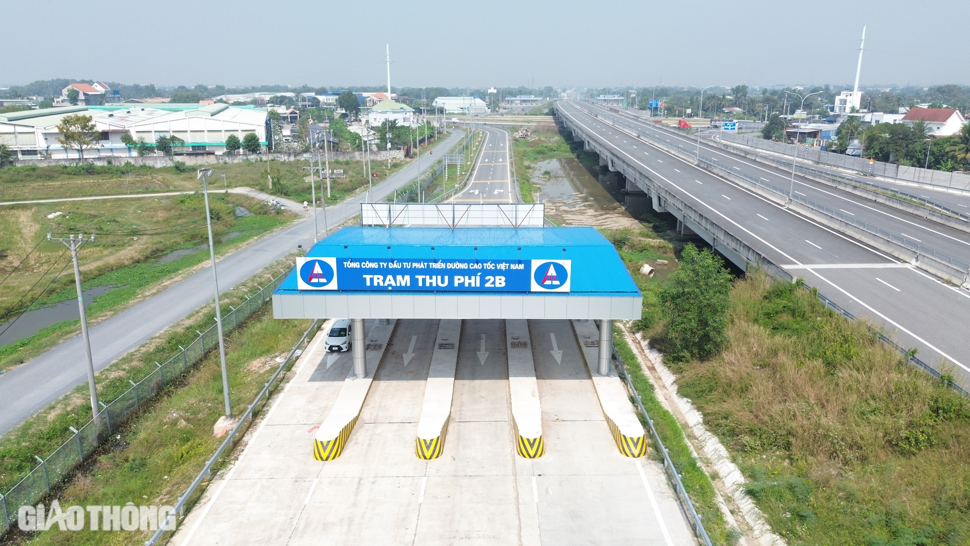 Thảm nhựa những mét cuối cùng đoạn 18,8km cao tốc Bến Lức - Long Thành- Ảnh 16.