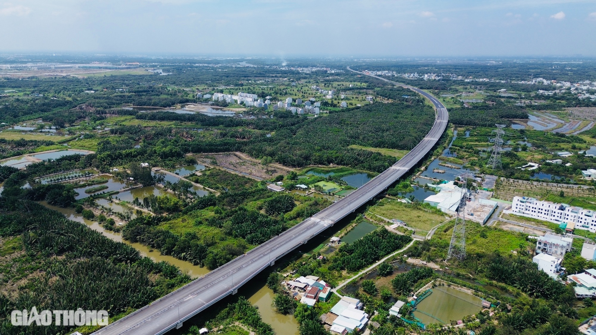 Thảm nhựa những mét cuối cùng đoạn 18,8km cao tốc Bến Lức - Long Thành- Ảnh 13.