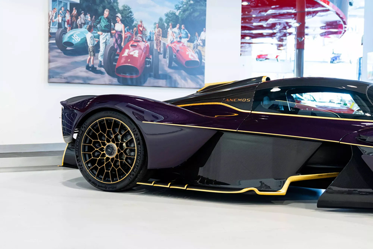 Siêu xe Aston Martin Valkyrie được mạ vàng 24K- Ảnh 9.