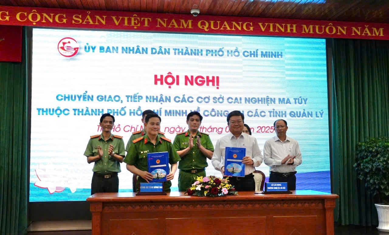 Công an TP.HCM chính thức tiếp nhận các cơ sở cai nghiện ma túy- Ảnh 1.