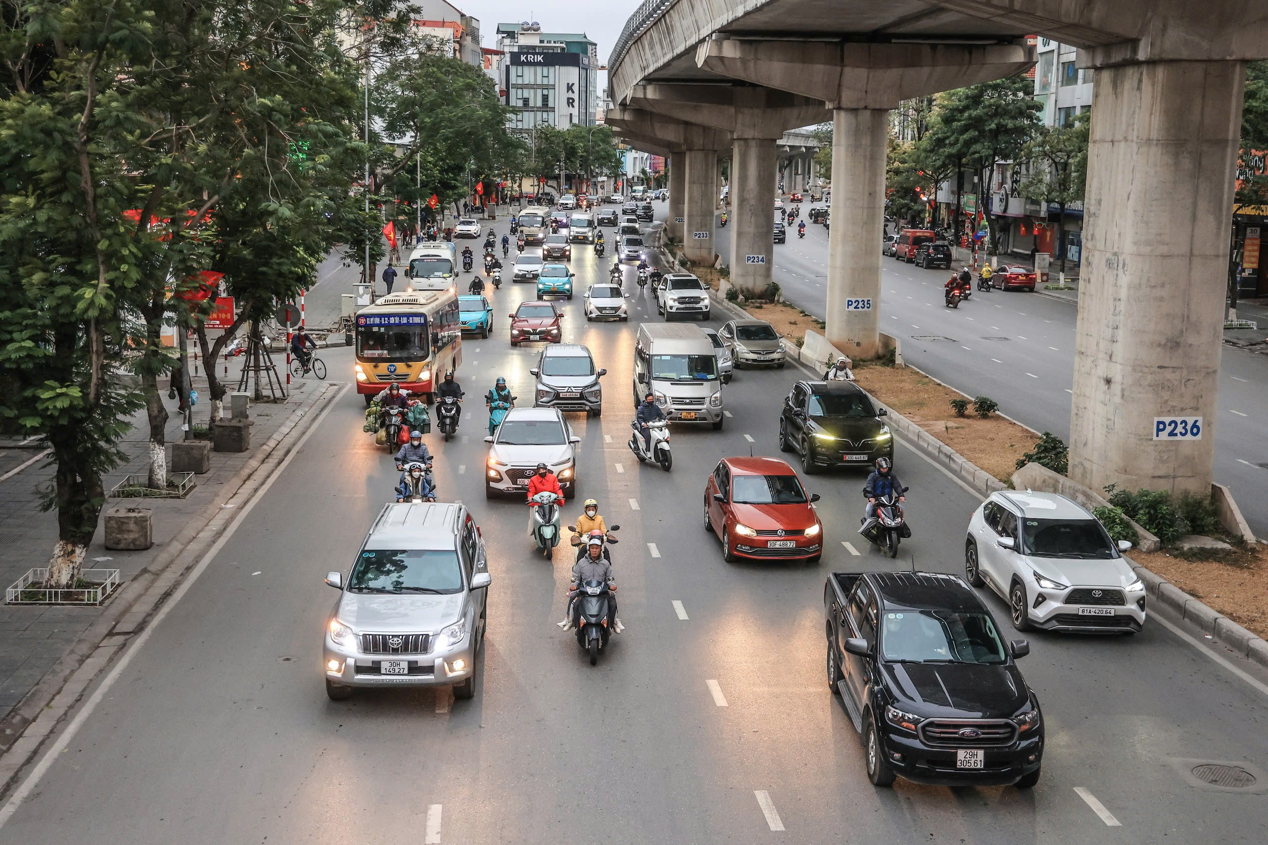 Hà Nội thông thoáng bất ngờ sau kỳ nghỉ tết Nguyên đán Ất Tỵ- Ảnh 1.