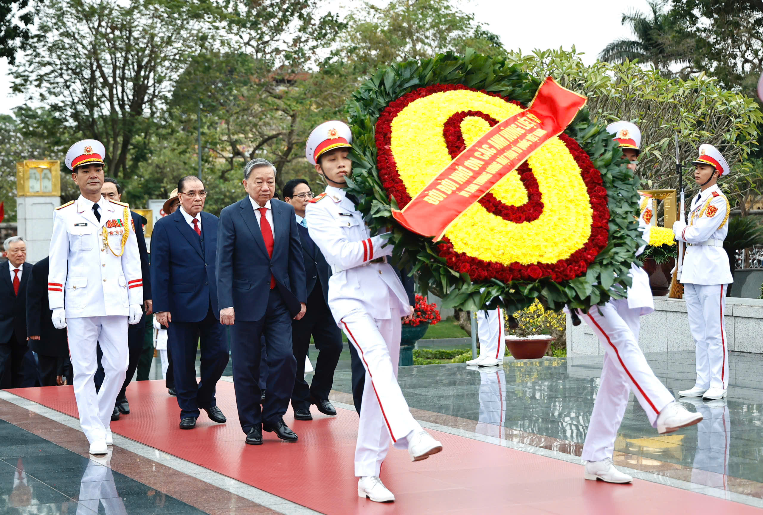 Lãnh đạo Đảng, Nhà nước vào Lăng viếng Chủ tịch Hồ Chí Minh- Ảnh 5.