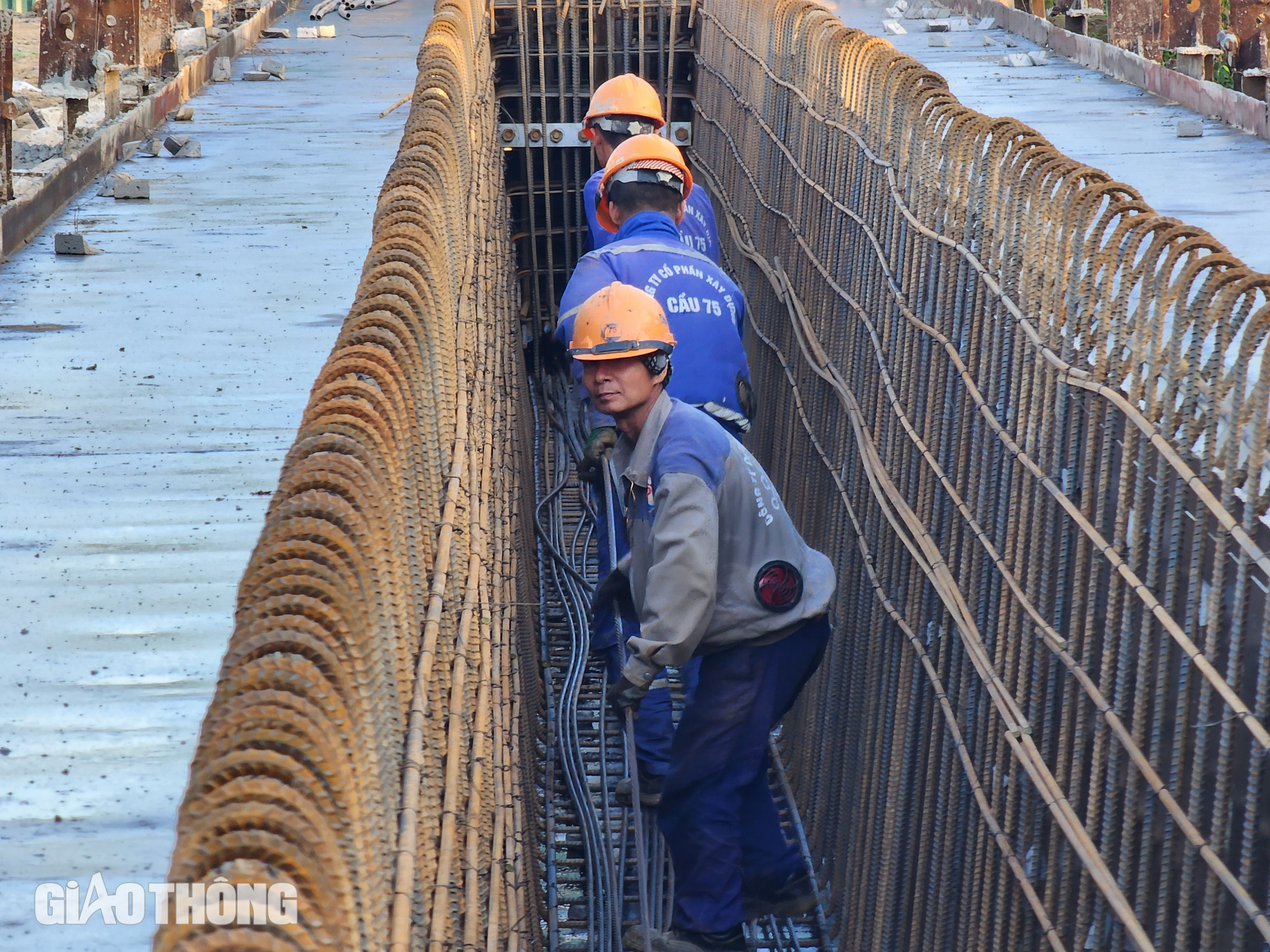 Rộn ràng tiếng máy trên công trường cao tốc Tuyên Quang - Hà Giang- Ảnh 4.