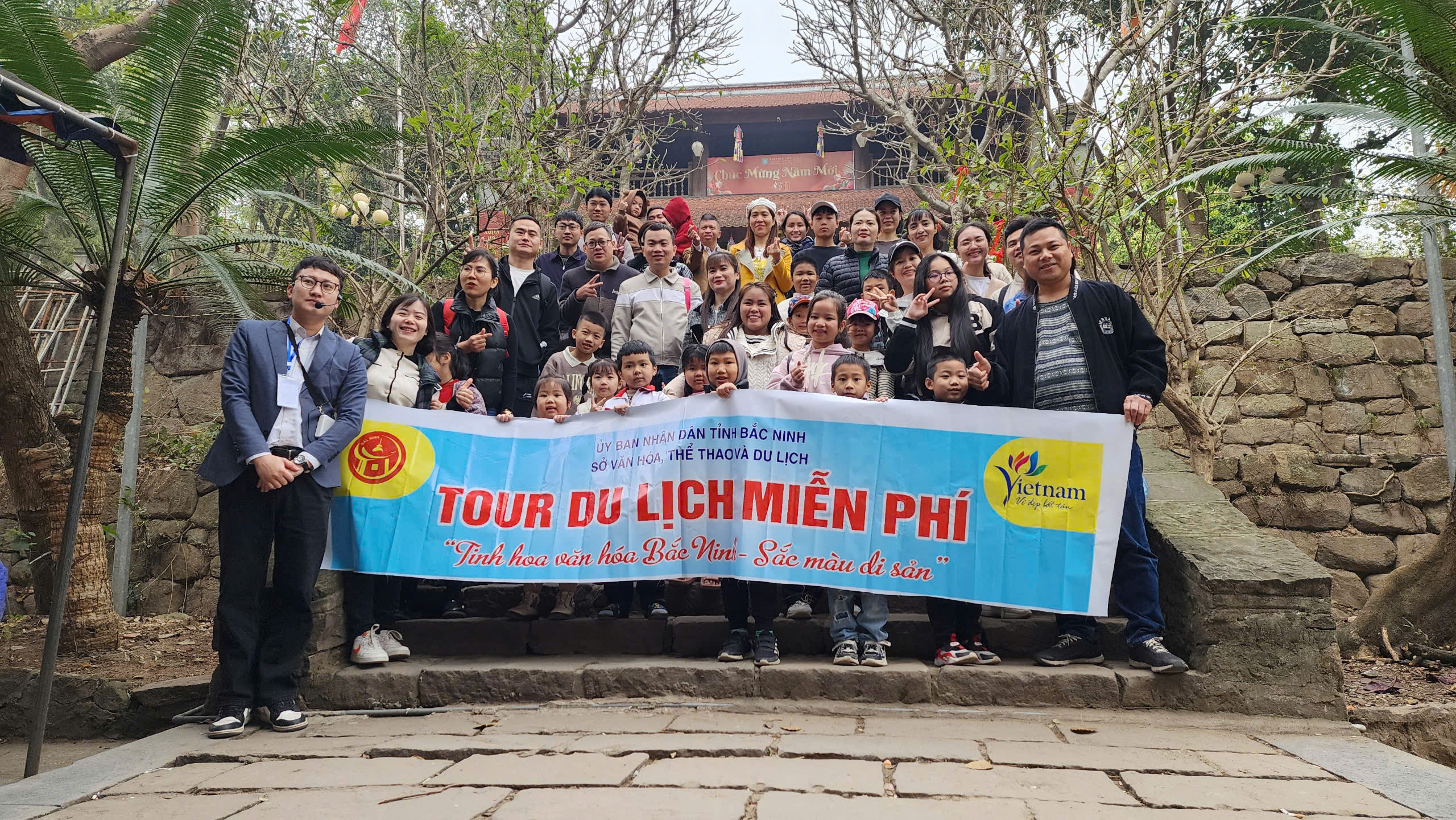 Du khách tham gia tour du lịch bằng xe buýt miễn phí ở Bắc Ninh nói gì?- Ảnh 12.