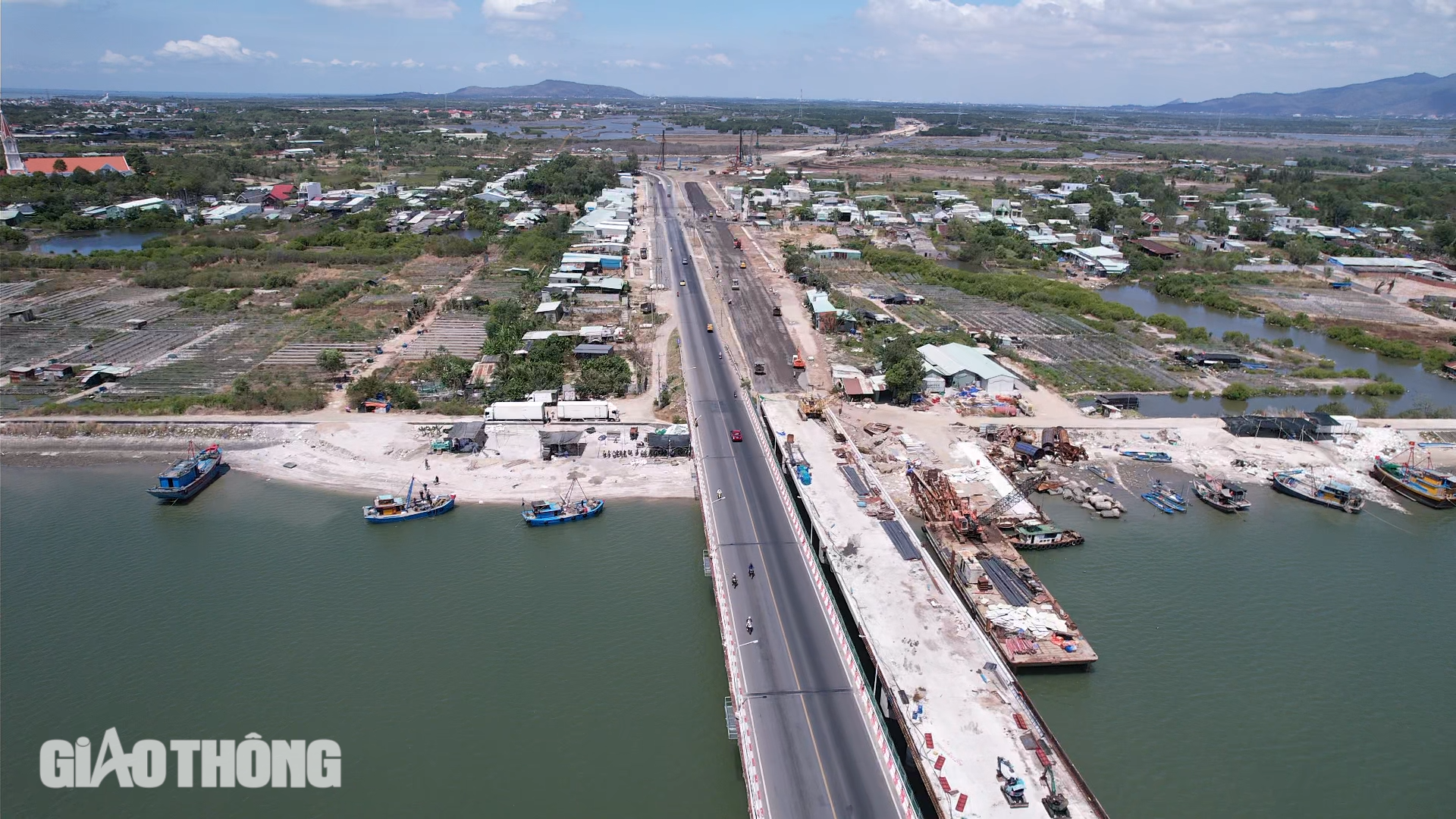 Bứt tốc đưa những cây cầu trên đường ven biển nối Vũng Tàu - Phan Thiết về đích vào 30/4- Ảnh 8.