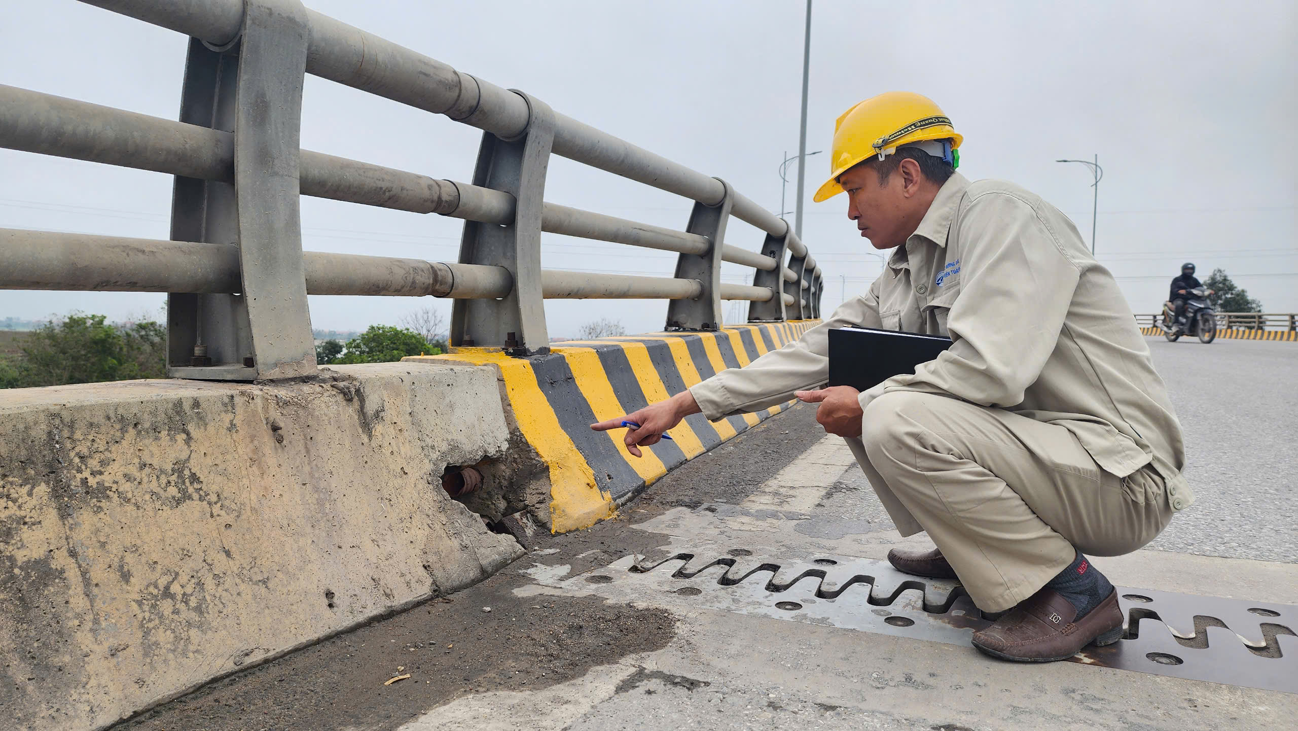 Bắc Ninh: Nguy cơ mất an toàn trên cầu Bình Than do hệ thống chiếu sáng tê liệt- Ảnh 25.