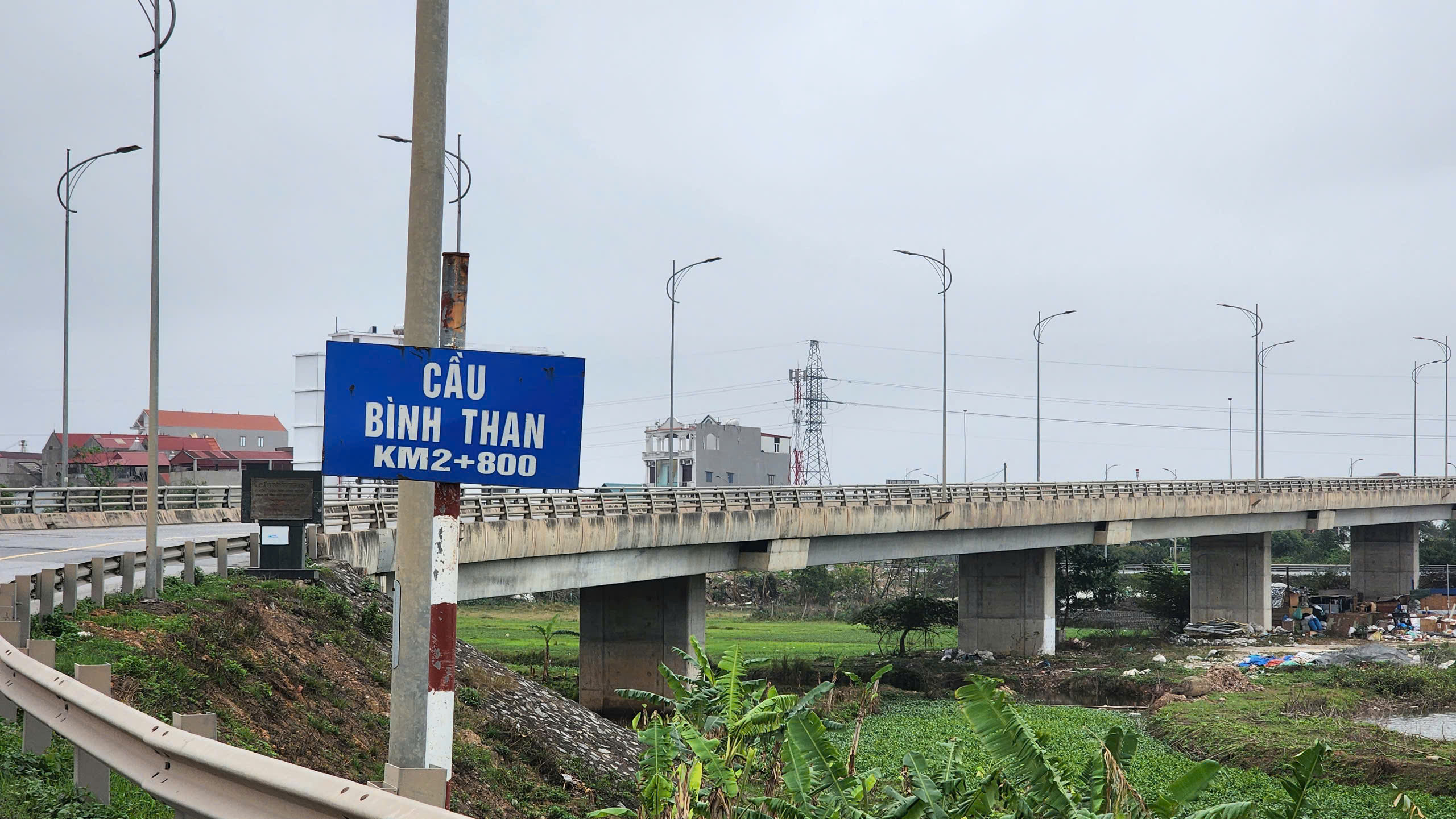 Bắc Ninh: Nguy cơ mất an toàn trên cầu Bình Than do hệ thống chiếu sáng tê liệt- Ảnh 3.