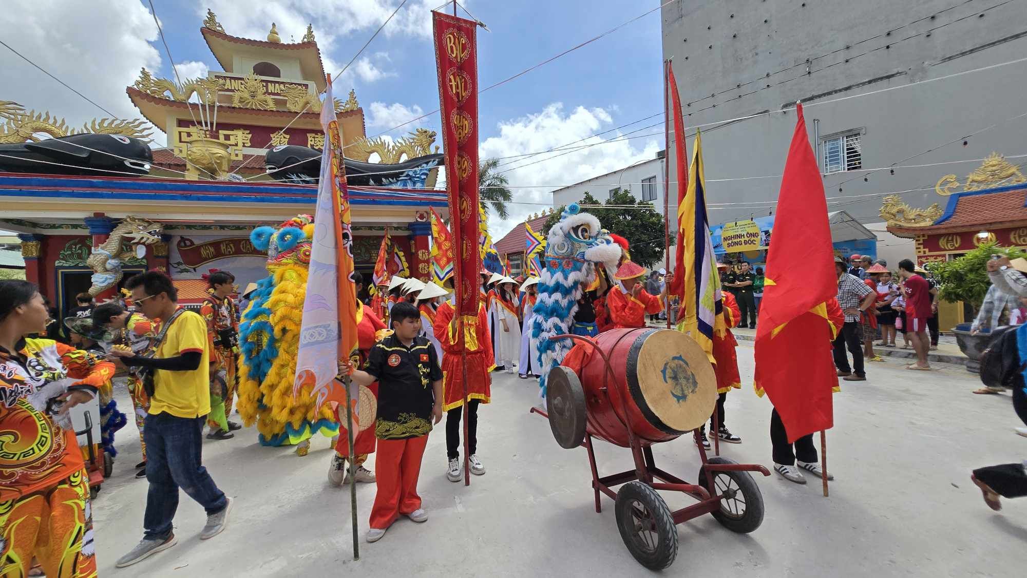 Cà Mau: Lễ hội Nghinh Ông Sông Đốc 100 tuổi có gì đặc biệt?- Ảnh 3.