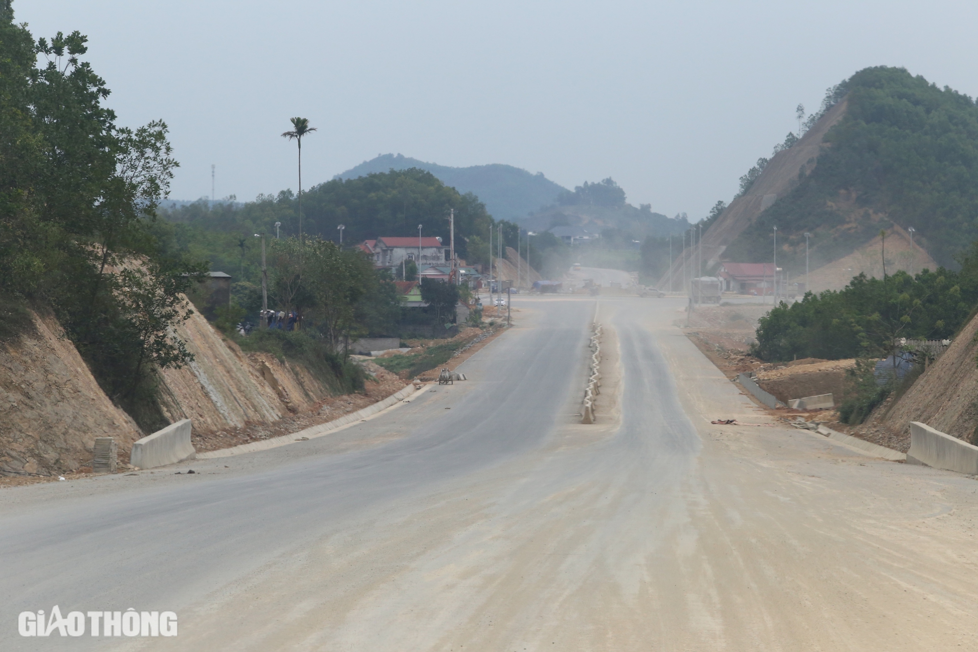 Diện mạo đường liên kết vùng hơn 4.200 tỷ ở Thái Nguyên trước ngày hoàn thành- Ảnh 1.