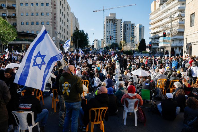 Israel tái khởi động chiến dịch quân sự trên bộ, kiểm soát hành lang chia cắt Gaza- Ảnh 2.