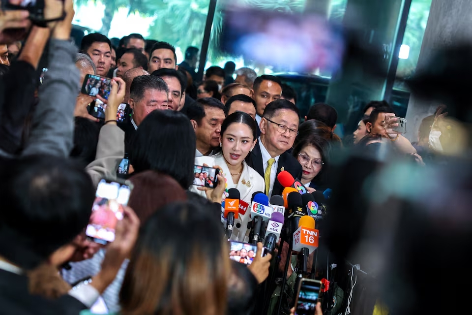 Nữ Thủ tướng Thái Lan nói gì tại phiên điều trần bất tín nhiệm trước Quốc hội?- Ảnh 1. Nữ Thủ tướng Thái Lan nói gì tại phiên điều trần bất tín nhiệm trước Quốc hội?- Ảnh 1.