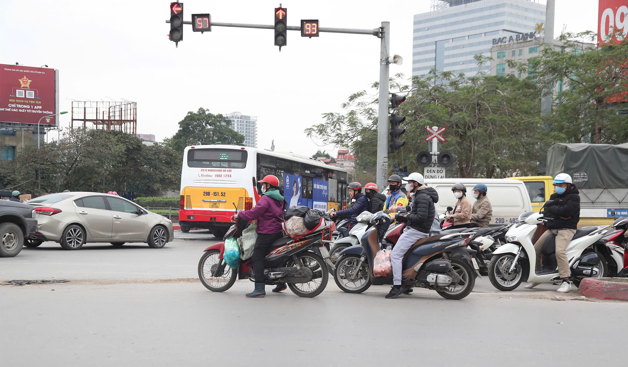 Xử nghiêm vi phạm giao thông, không để nhờn luật- Ảnh 1.