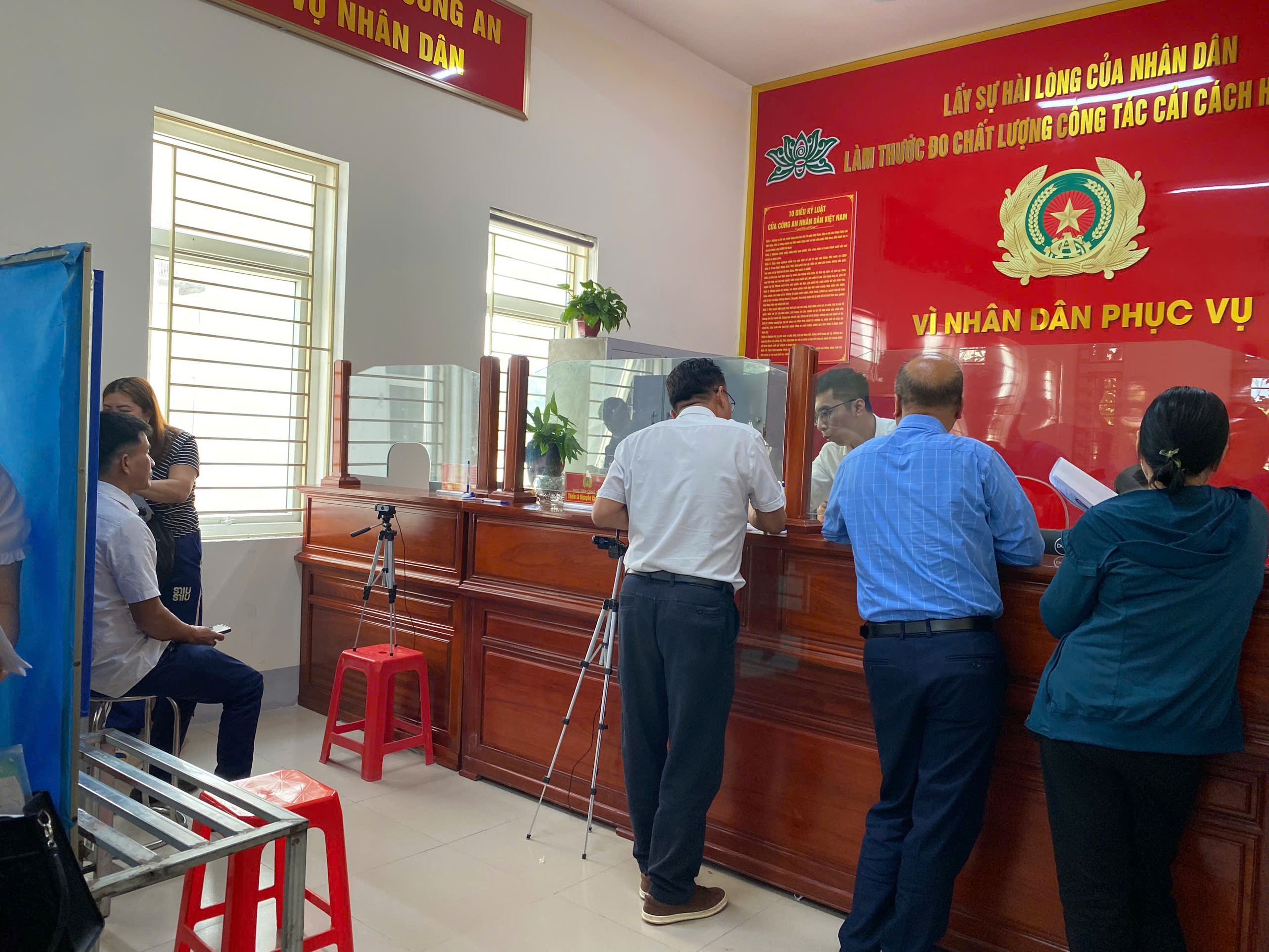 Cấp đổi GPLX thông suốt tại các địa phương- Ảnh 11.