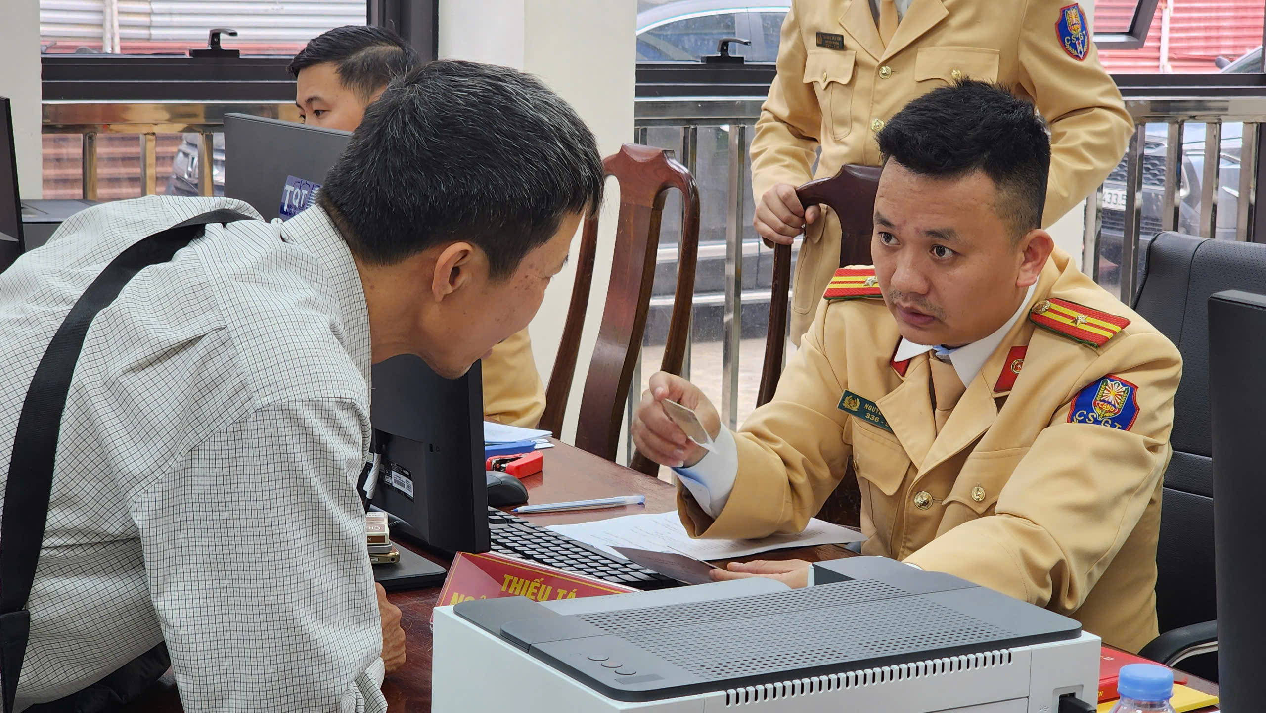 Cấp đổi GPLX thông suốt tại các địa phương- Ảnh 7.