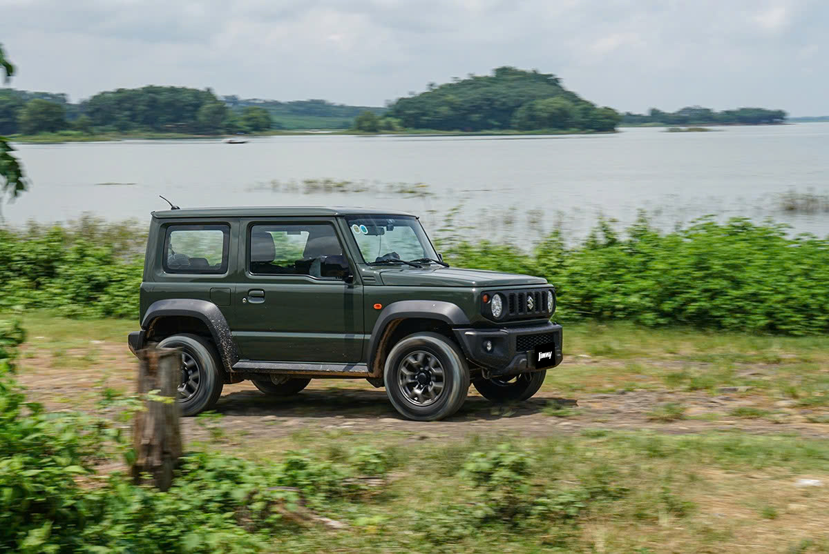 Có gì “đắt giá” sau vô-lăng Suzuki Jimny?- Ảnh 3.