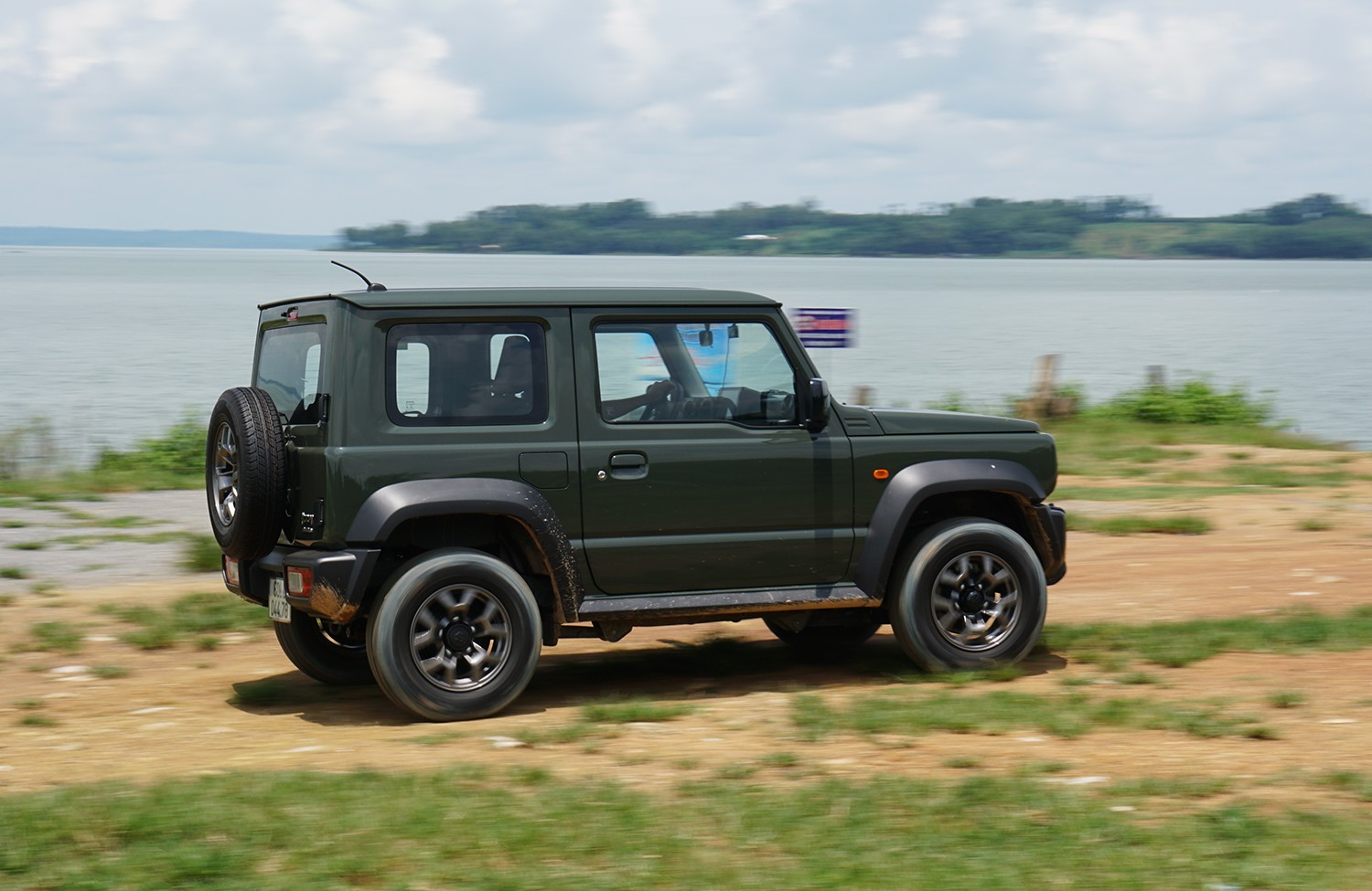 Có gì “đắt giá” sau vô-lăng Suzuki Jimny?- Ảnh 6.