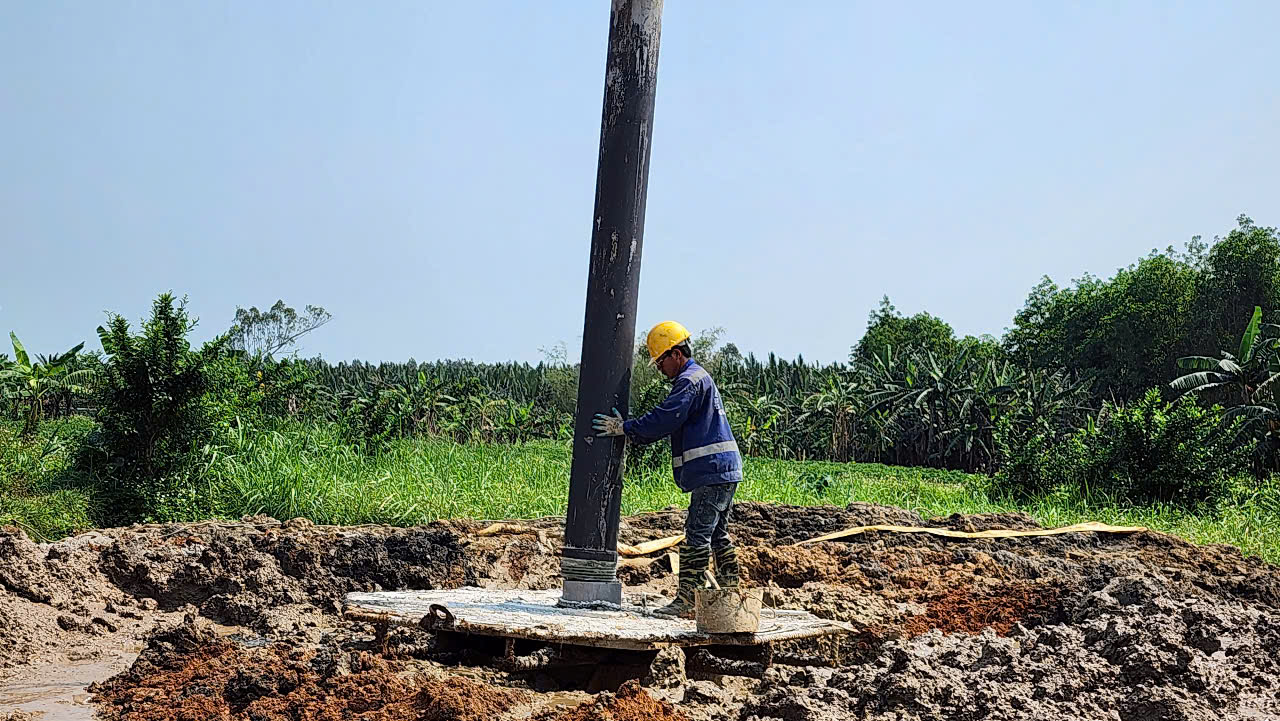 Trời nắng ráo, dự án đường 3.500 tỷ ở Quảng Ngãi tăng tốc thi công- Ảnh 14.