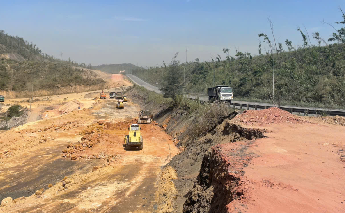 Chủ động gỡ khó, tăng tốc dự án giao thông gần 2.000 tỷ nối Hạ Long với Cẩm Phả- Ảnh 3.