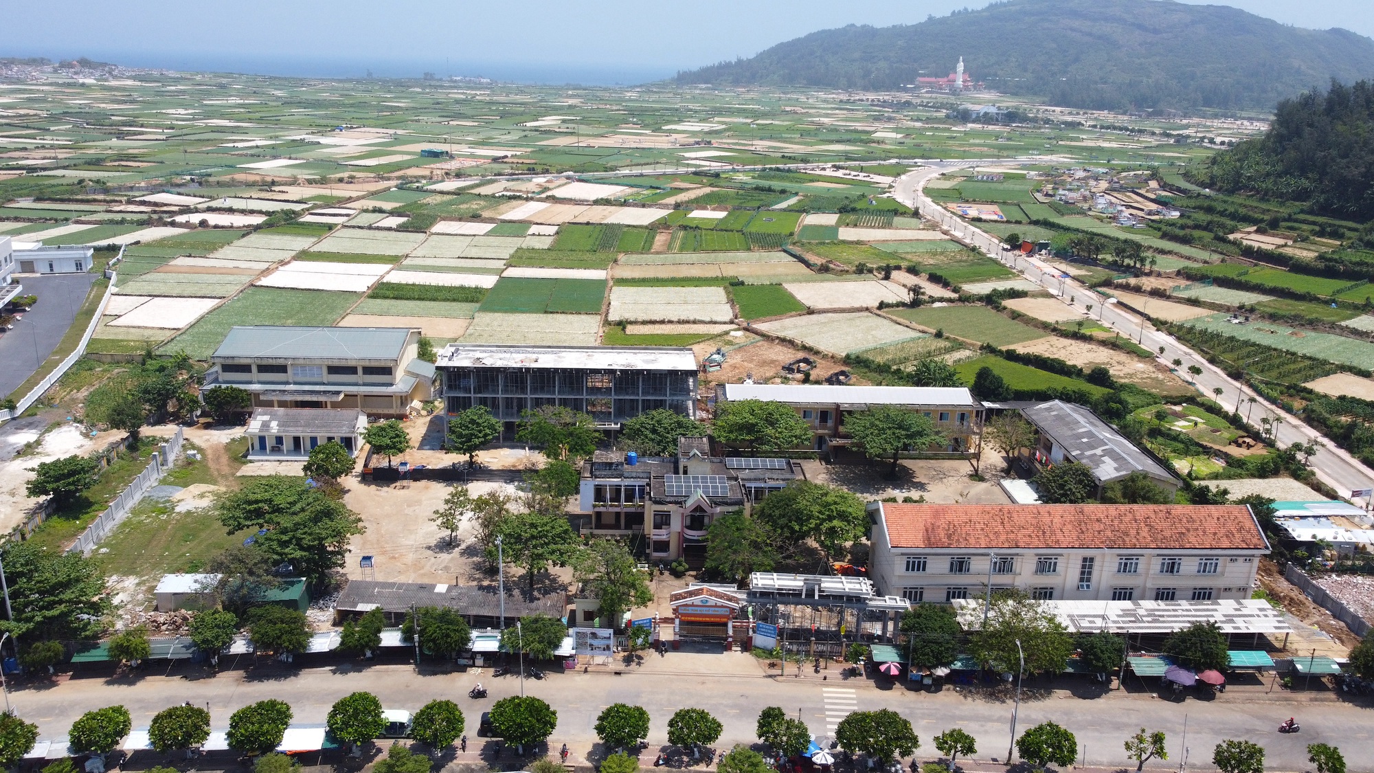 Hạ tầng tạo đòn bẩy đưa đặc khu Lý Sơn vươn mình- Ảnh 7. Hạ tầng tạo đòn bẩy đưa đặc khu Lý Sơn vươn mình- Ảnh 7.